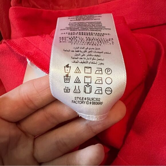 BCBGMaxarzia silk blend romper. Size small - Picture 13 of 16